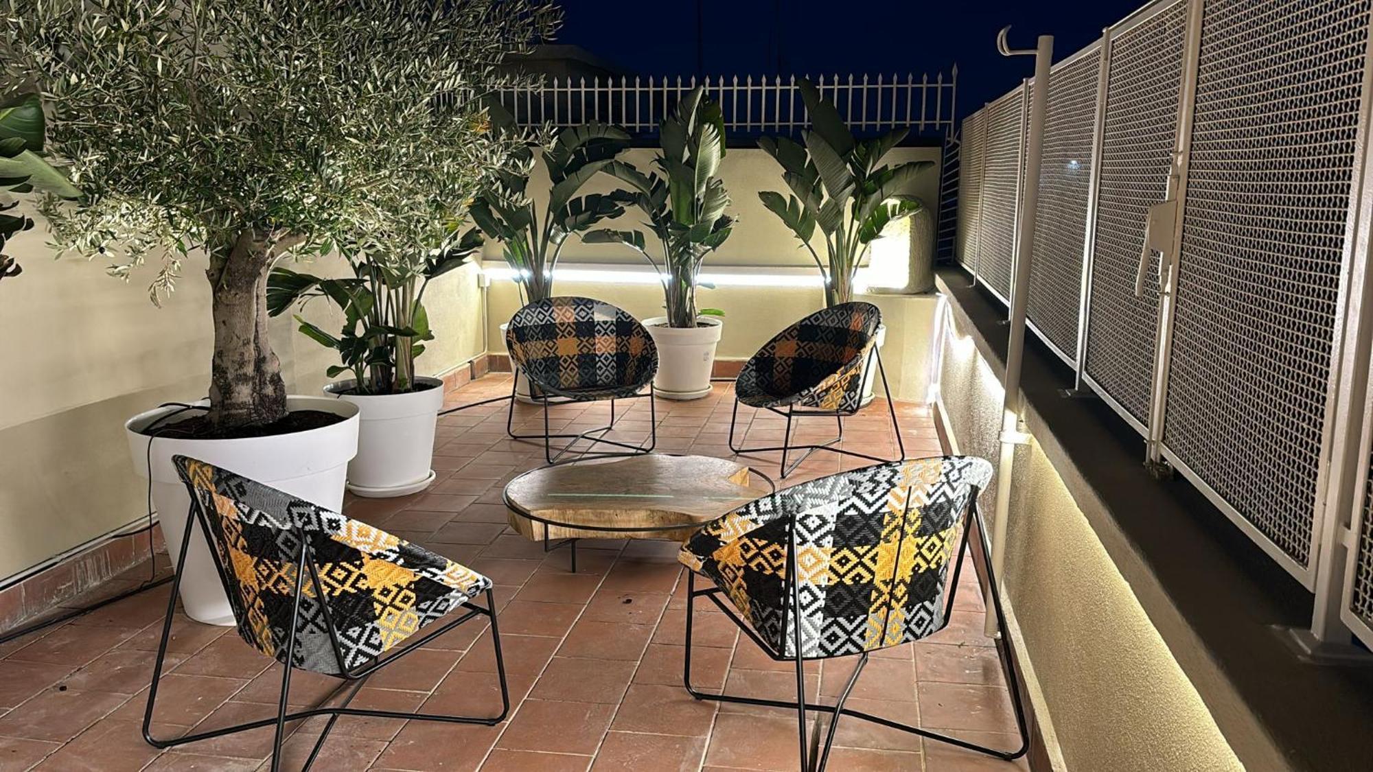 Mile Hotell Bari Exteriör bild