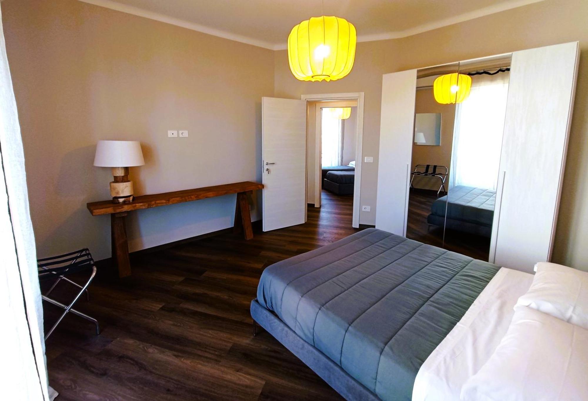 Mile Hotell Bari Exteriör bild