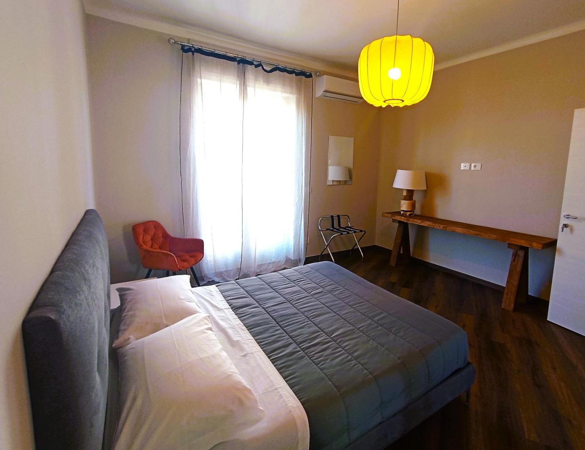 Mile Hotell Bari Exteriör bild